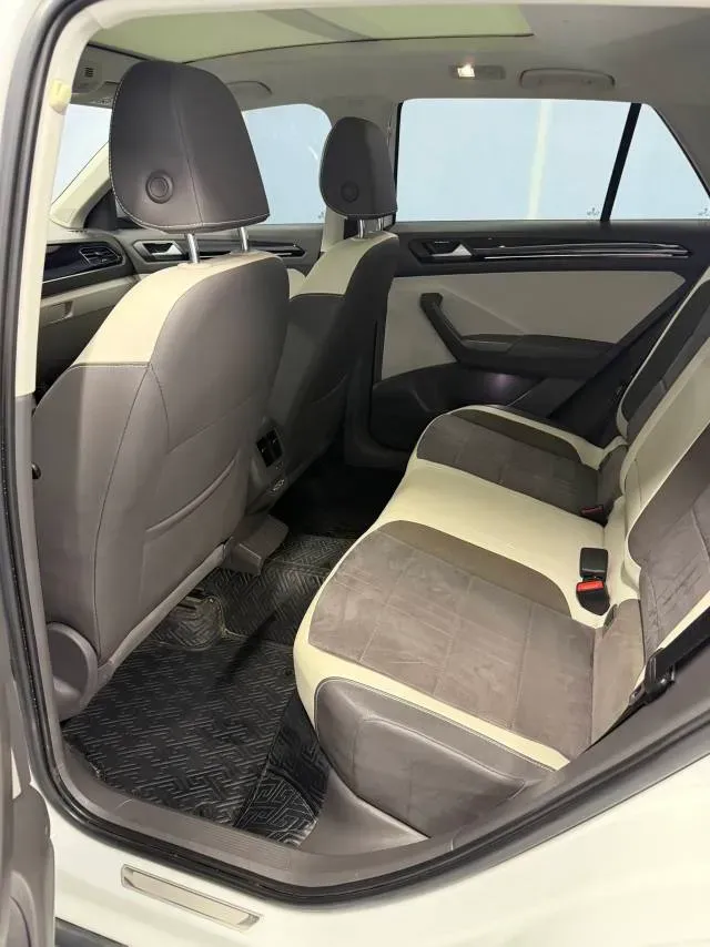 2021 Volkswagen T-Roc 1.4T 150HP L4 7DCT,autocango,china used car exporter,china ev exporter,chinese used car exporter,chinese used ev exporter