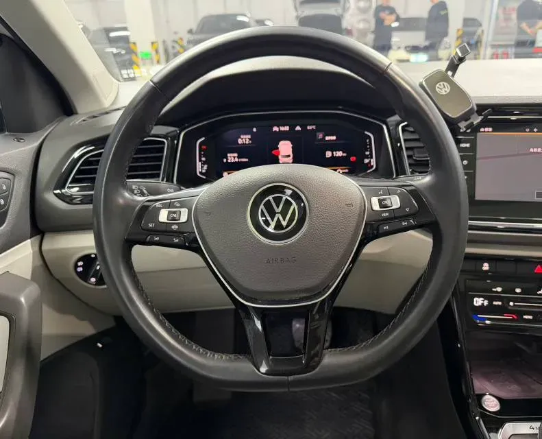 2021 Volkswagen T-Roc 1.4T 150HP L4 7DCT,autocango,china used car exporter,china ev exporter,chinese used car exporter,chinese used ev exporter