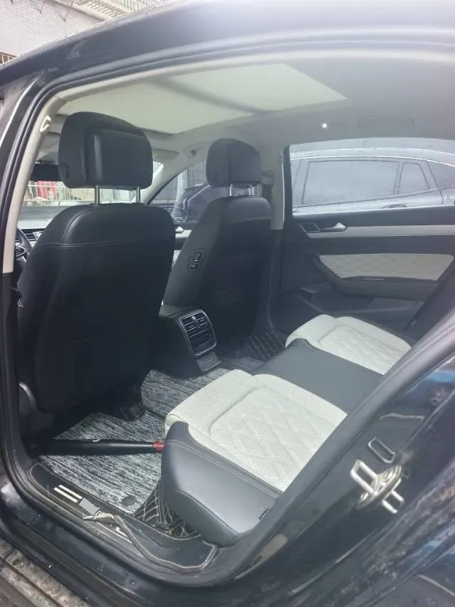 2023 Volkswagen Magotan 2.0T 186HP L4 7DCT,autocango,china used car exporter,china ev exporter,chinese used car exporter,chinese used ev exporter