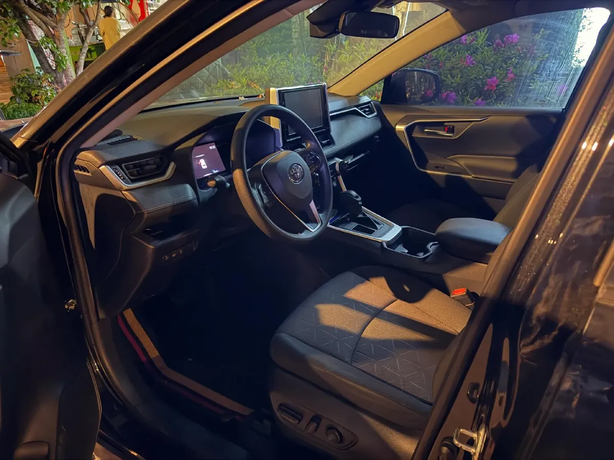 2020 Toyota RAV4 2.0L 171HP L4 CVT,autocango,china used car exporter,china ev exporter,chinese used car exporter,chinese used ev exporter