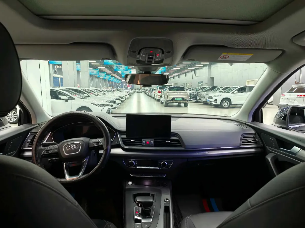 2021 Audi Q5L 2.0T 190HP L4 7DCT,autocango,china used car exporter,china ev exporter,chinese used car exporter,chinese used ev exporter