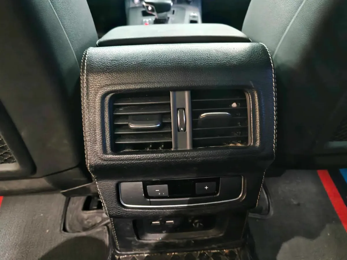 2021 Audi Q5L 2.0T 190HP L4 7DCT,autocango,china used car exporter,china ev exporter,chinese used car exporter,chinese used ev exporter