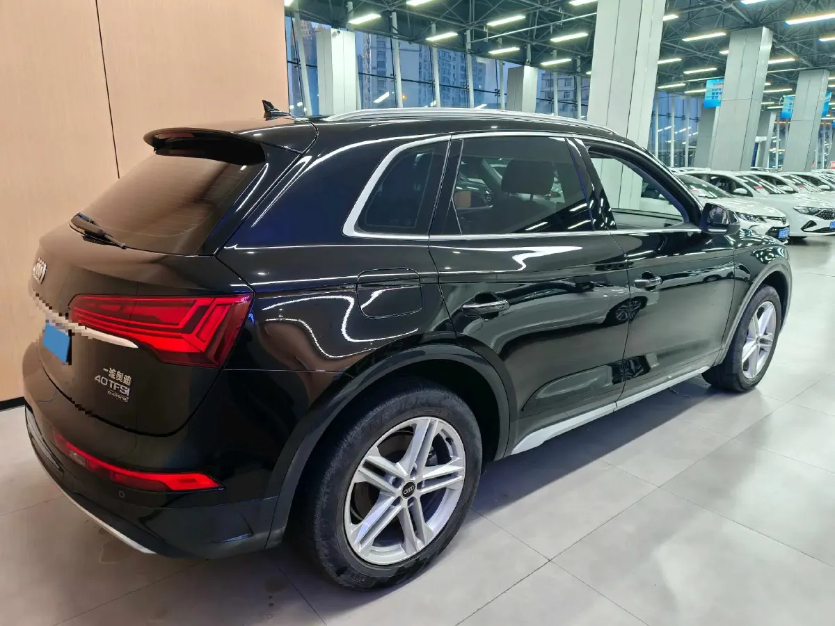 2021 Audi Q5L 2.0T 190HP L4 7DCT,autocango,china used car exporter,china ev exporter,chinese used car exporter,chinese used ev exporter