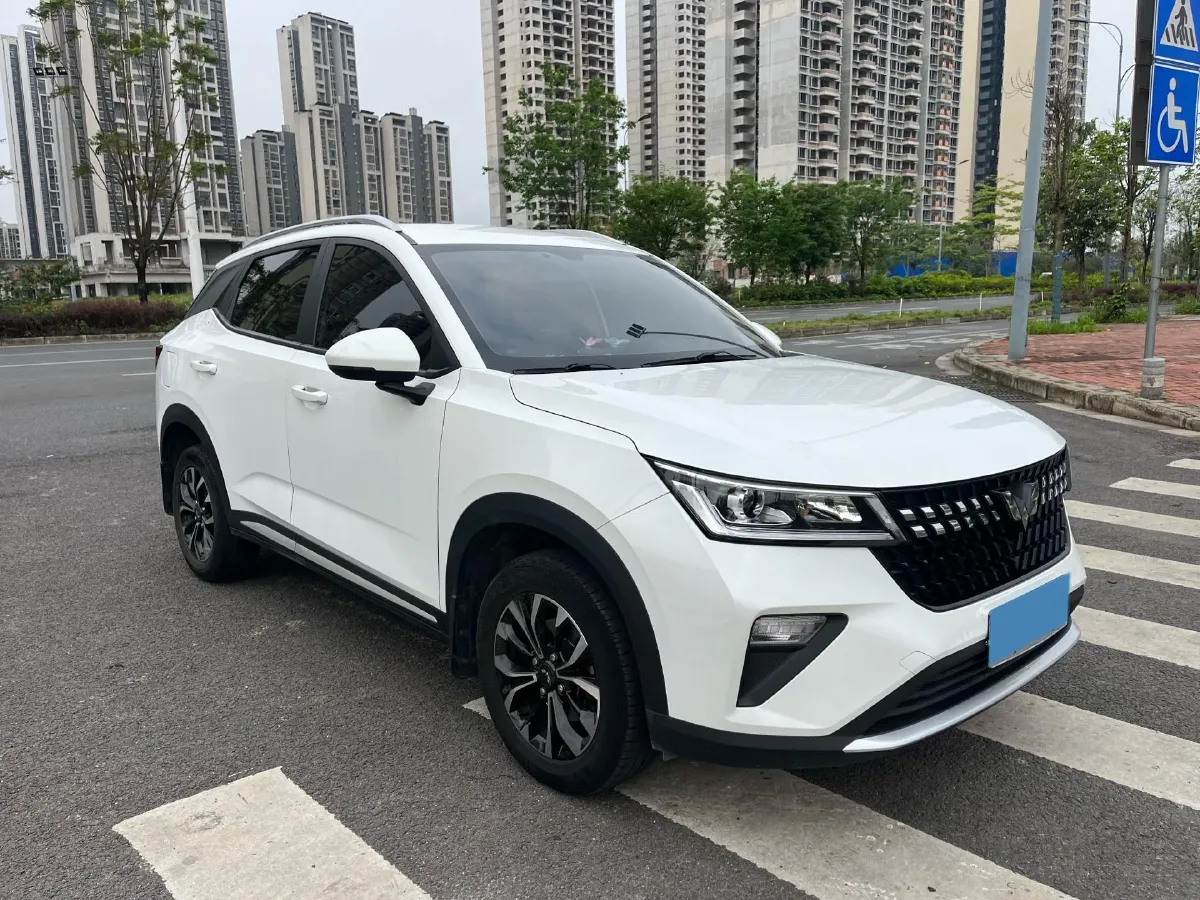 2022 WuLing XingChi 1.5L 99HP L4 6MT,autocango,china used car exporter,china ev exporter,chinese used car exporter,chinese used ev exporter