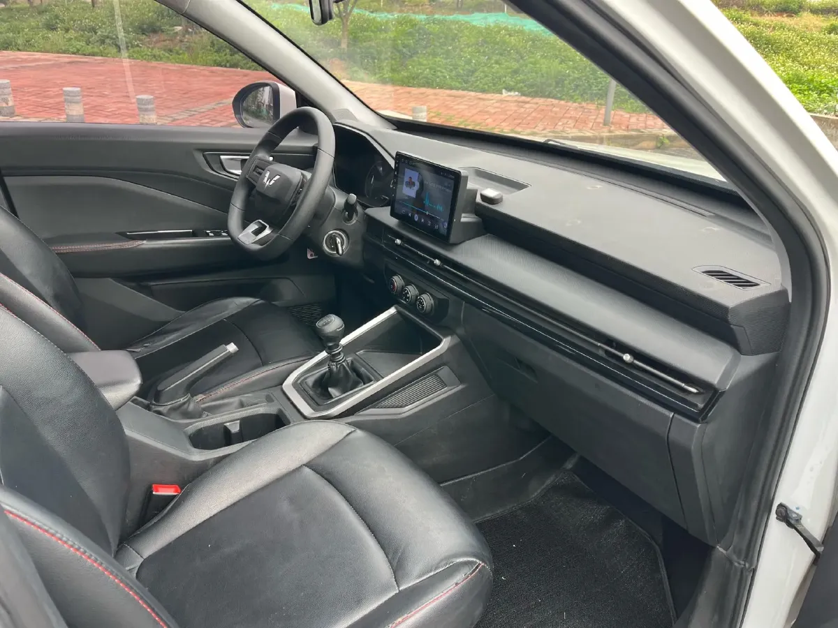 2022 WuLing XingChi 1.5L 99HP L4 6MT,autocango,china used car exporter,china ev exporter,chinese used car exporter,chinese used ev exporter