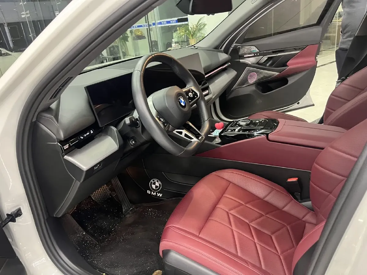 2024 BMW 5 Series 2.0T 190HP L4 8AT,autocango,china used car exporter,china ev exporter,chinese used car exporter,chinese used ev exporter