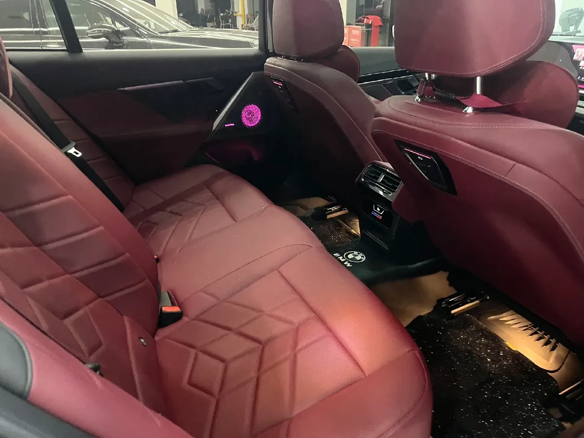 2024 BMW 5 Series 2.0T 190HP L4 8AT,autocango,china used car exporter,china ev exporter,chinese used car exporter,chinese used ev exporter