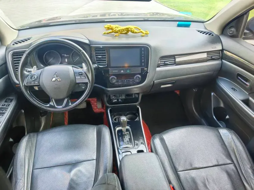 2018 Mitsubishi Outlander 2.4L 192HP L4 CVT,autocango,china used car exporter,china ev exporter,chinese used car exporter,chinese used ev exporter