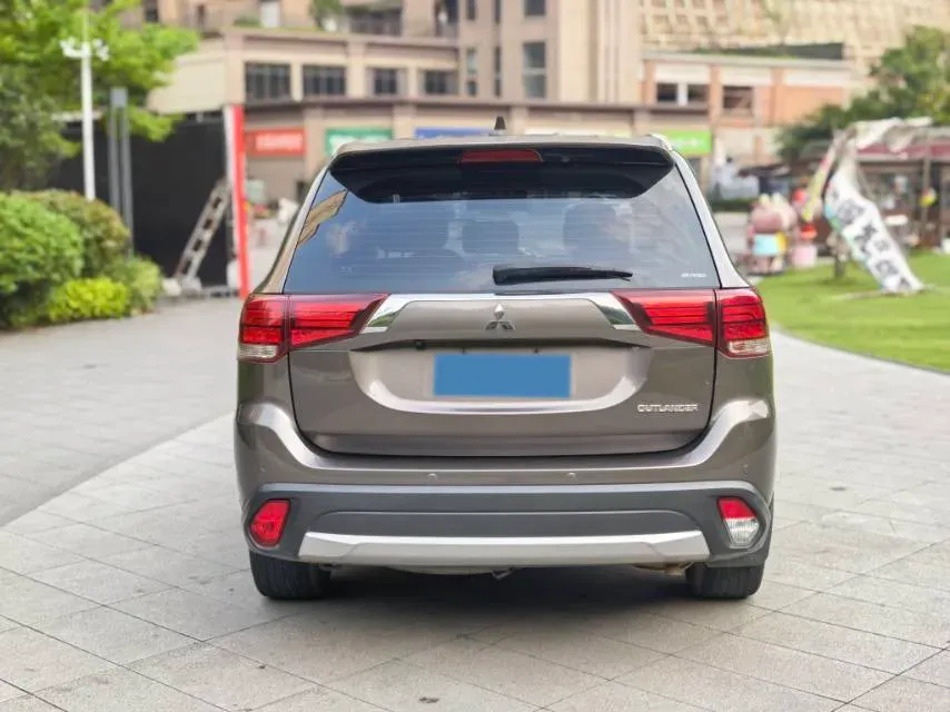 2018 Mitsubishi Outlander 2.4L 192HP L4 CVT,autocango,china used car exporter,china ev exporter,chinese used car exporter,chinese used ev exporter