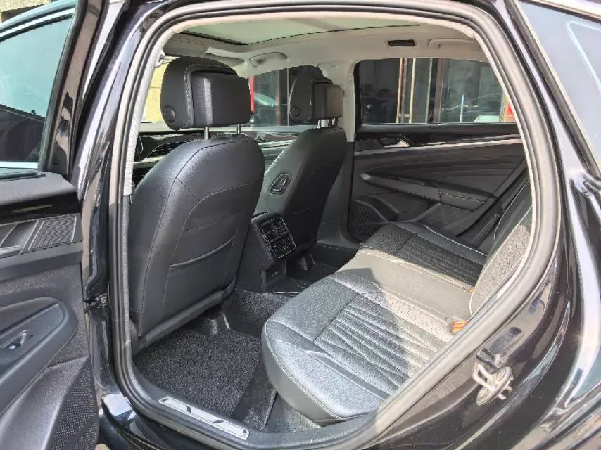 2022 Xpeng P7 BEV 60.2KWH,autocango,china used car exporter,china ev exporter,chinese used car exporter,chinese used ev exporter