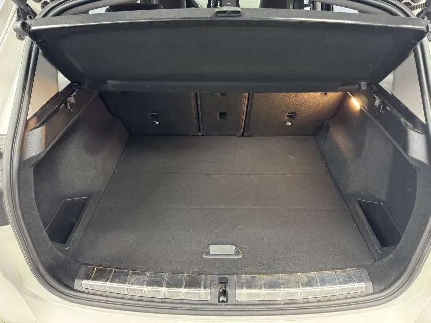 2022 BMW X1 1.5T 140HP L3 7DCT,autocango,china used car exporter,china ev exporter,chinese used car exporter,chinese used ev exporter