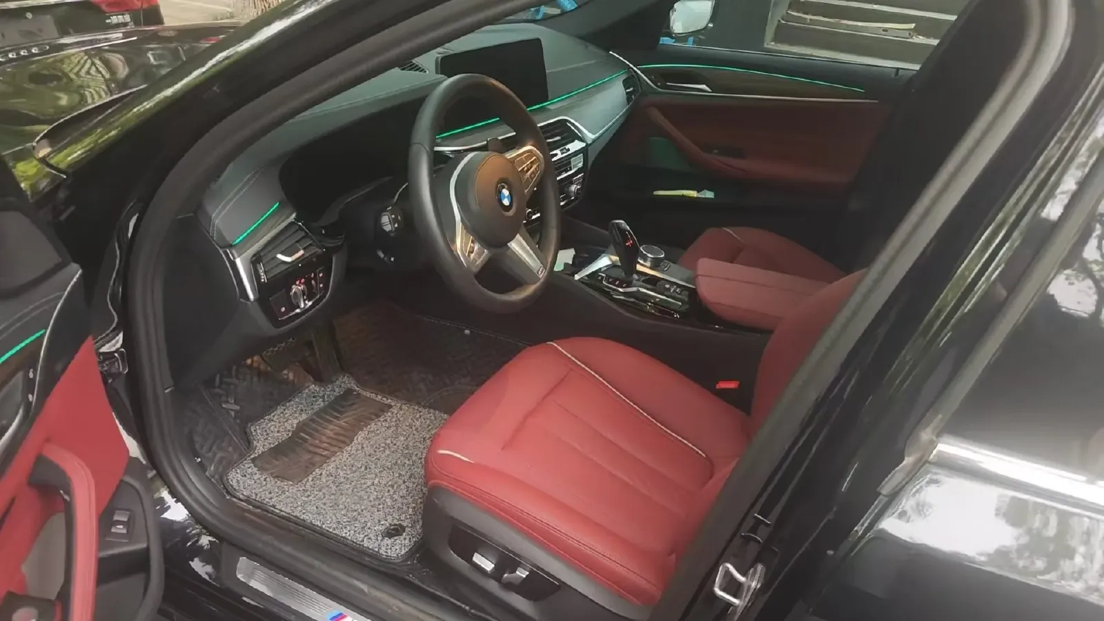 2023 BMW 5 Series 2.0T 245HP L4 8AT,autocango,china used car exporter,china ev exporter,chinese used car exporter,chinese used ev exporter