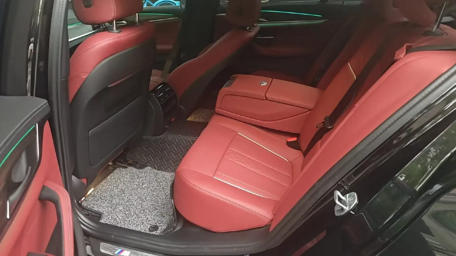 2023 BMW 5 Series 2.0T 245HP L4 8AT,autocango,china used car exporter,china ev exporter,chinese used car exporter,chinese used ev exporter