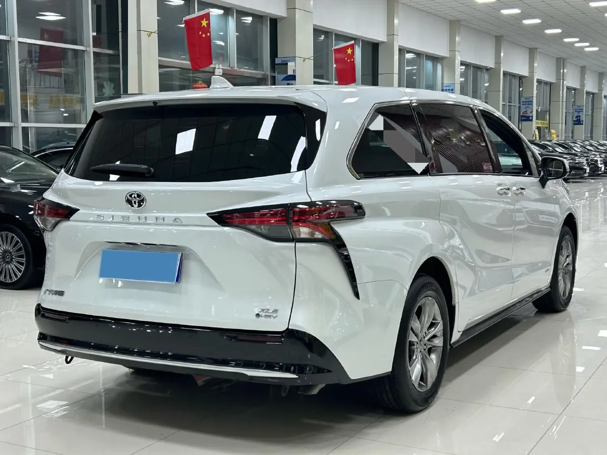 2024 Toyota Sienna 2.5L 189HP L4 E-CVT Hybrid,autocango,china used car exporter,china ev exporter,chinese used car exporter,chinese used ev exporter