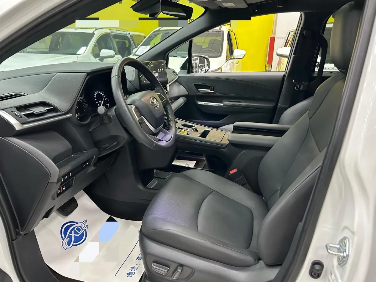 2024 Toyota Sienna 2.5L 189HP L4 E-CVT Hybrid,autocango,china used car exporter,china ev exporter,chinese used car exporter,chinese used ev exporter