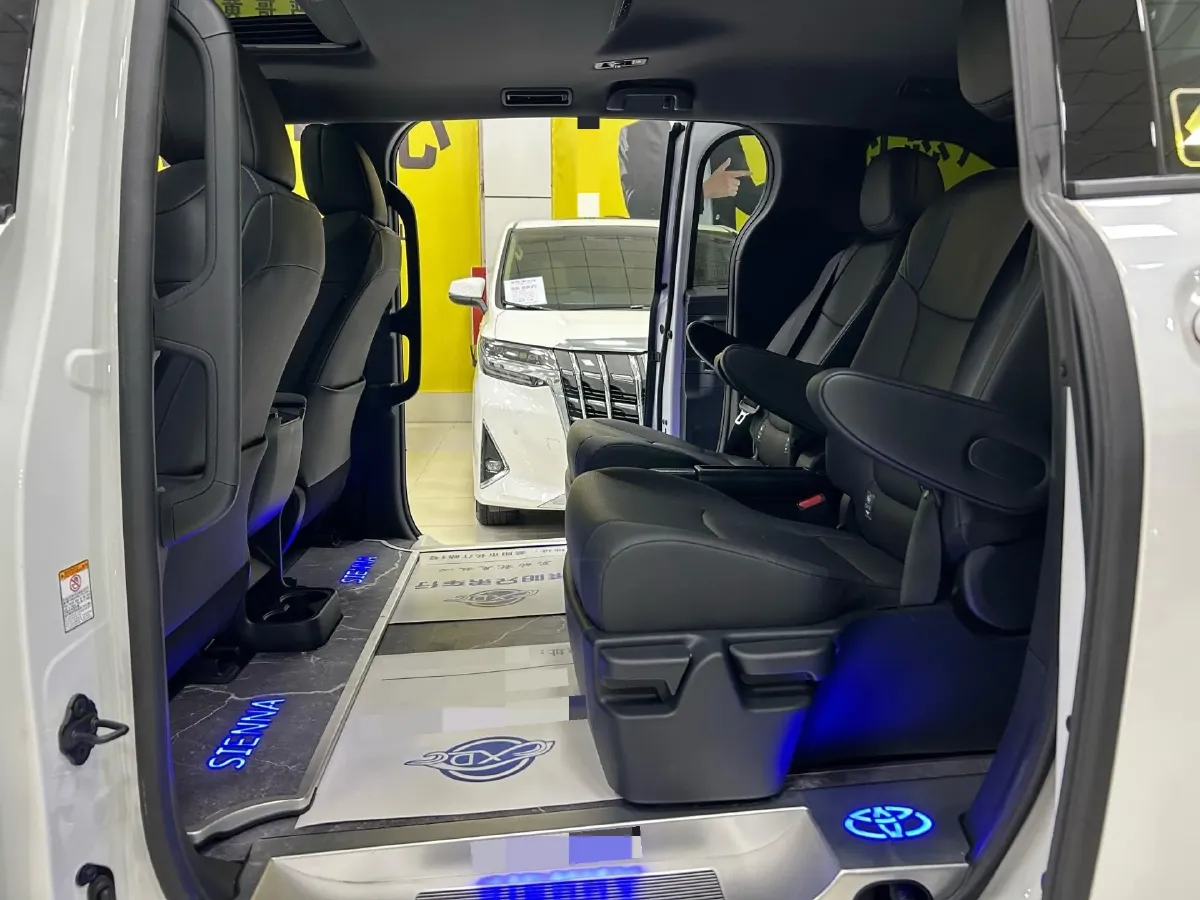 2024 Toyota Sienna 2.5L 189HP L4 E-CVT Hybrid,autocango,china used car exporter,china ev exporter,chinese used car exporter,chinese used ev exporter