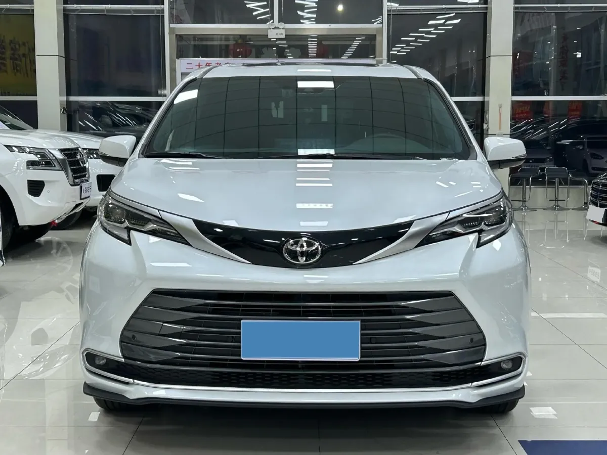 2024 Toyota Sienna 2.5L 189HP L4 E-CVT Hybrid,autocango,china used car exporter,china ev exporter,chinese used car exporter,chinese used ev exporter