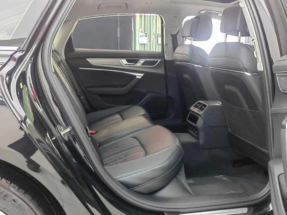 2024 Audi A6L 2.0T 245HP L4 7DCT,autocango,china used car exporter,china ev exporter,chinese used car exporter,chinese used ev exporter