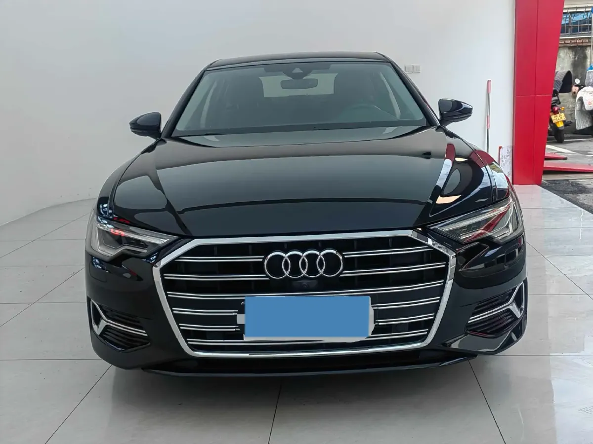 2024 Audi A6L 2.0T 245HP L4 7DCT,autocango,china used car exporter,china ev exporter,chinese used car exporter,chinese used ev exporter