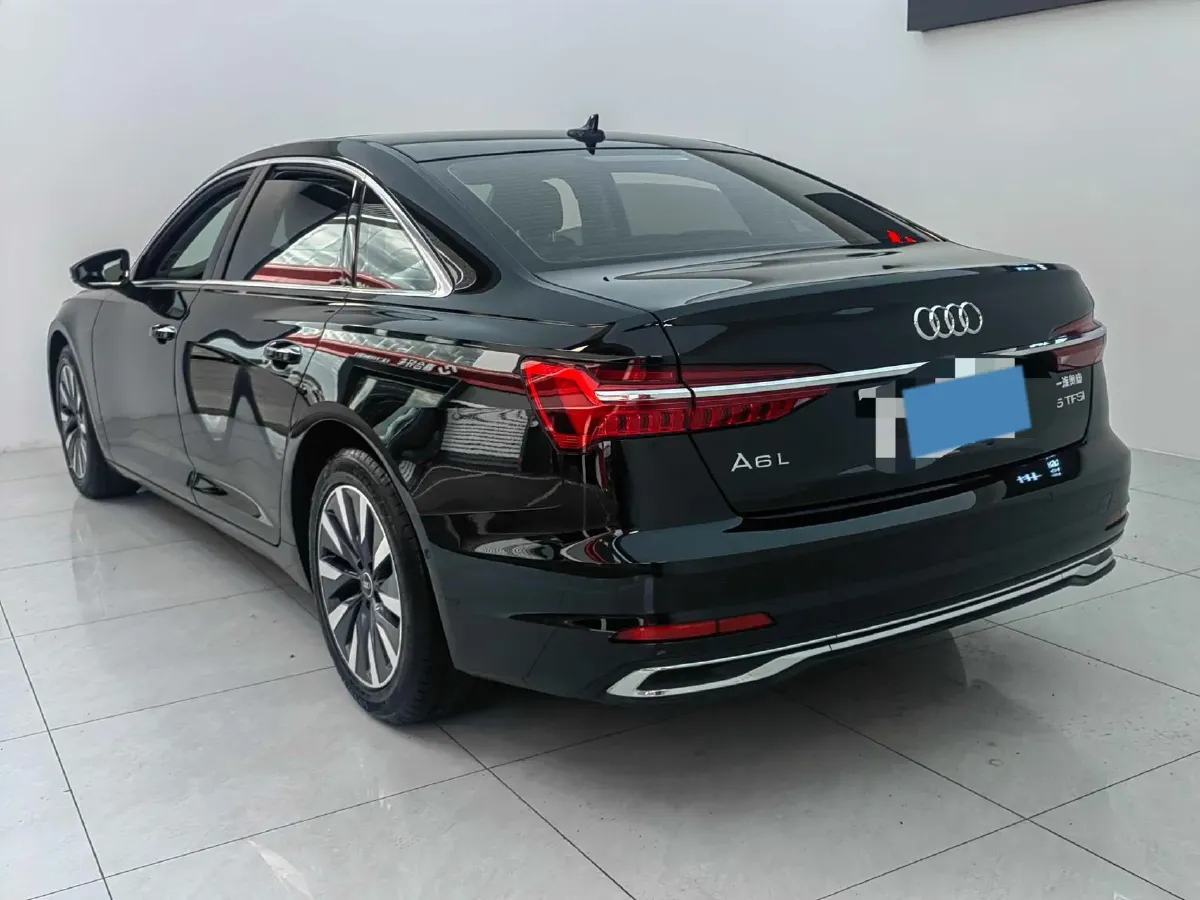 2024 Audi A6L 2.0T 245HP L4 7DCT,autocango,china used car exporter,china ev exporter,chinese used car exporter,chinese used ev exporter