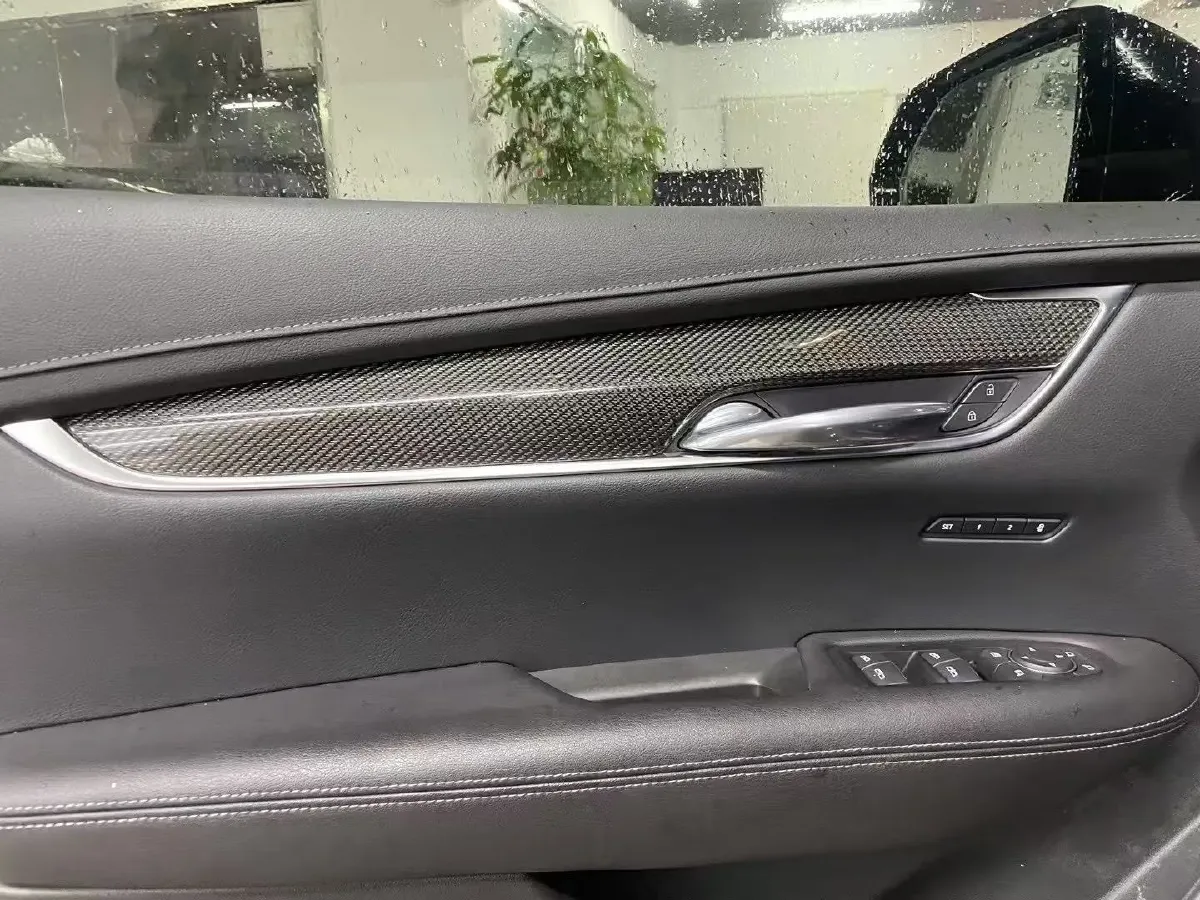 2022 Cadillac XT5 2.0T 237HP L4 9AT,autocango,china used car exporter,china ev exporter,chinese used car exporter,chinese used ev exporter