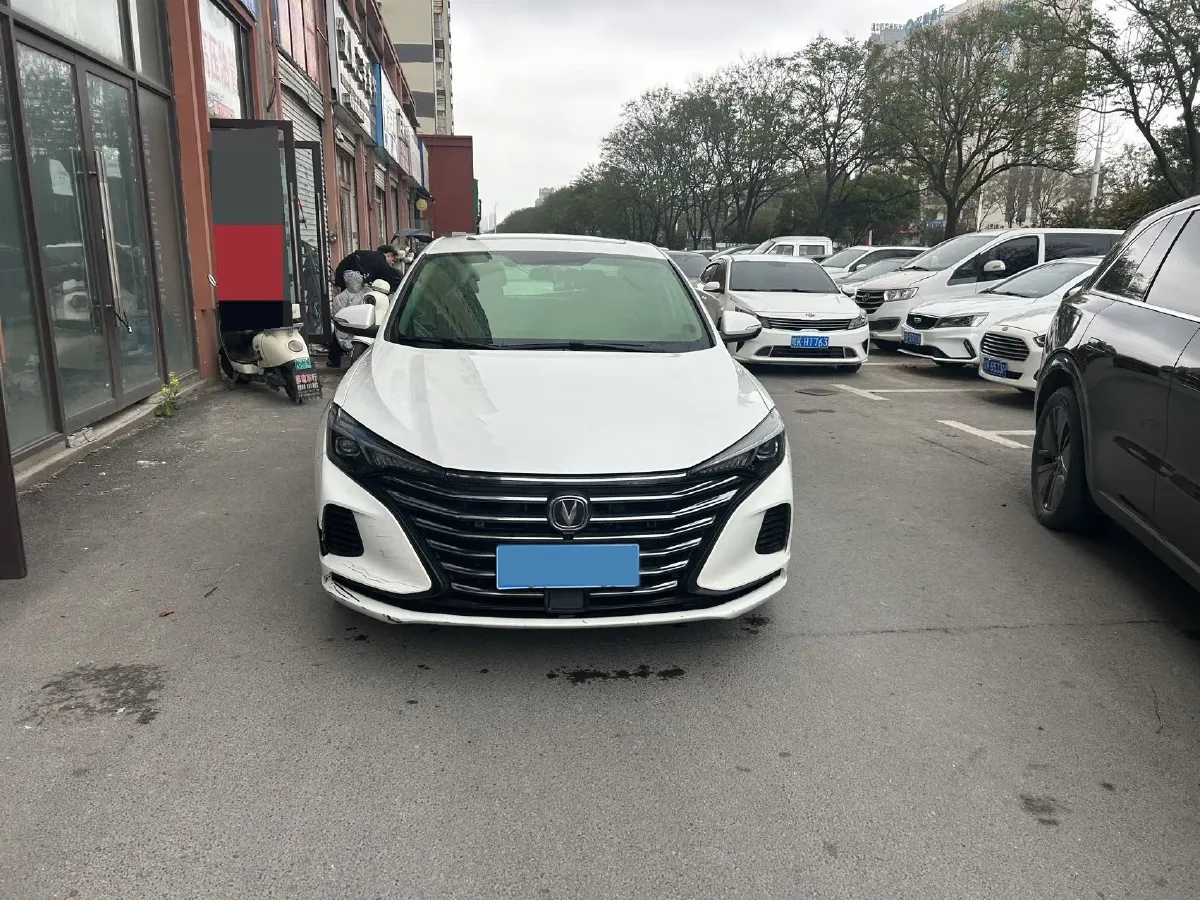 2021 ChangAn Eado 1.6L 128HP L4 5MT,autocango,china used car exporter,china ev exporter,chinese used car exporter,chinese used ev exporter