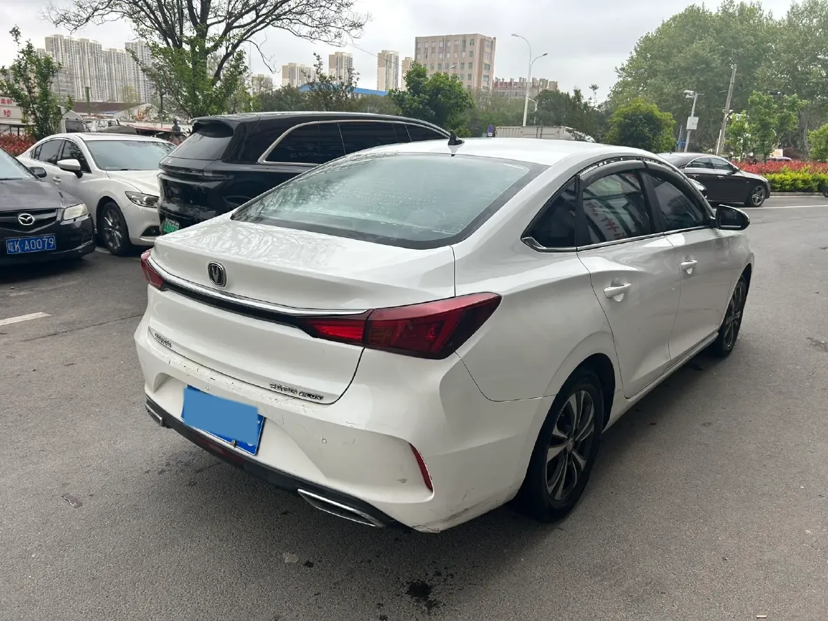 2021 ChangAn Eado 1.6L 128HP L4 5MT,autocango,china used car exporter,china ev exporter,chinese used car exporter,chinese used ev exporter