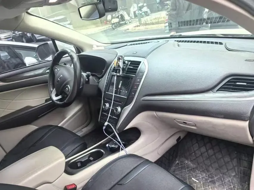 2018 Lincoln MKC 2.0T 203HP L4 6AT,autocango,china used car exporter,china ev exporter,chinese used car exporter,chinese used ev exporter