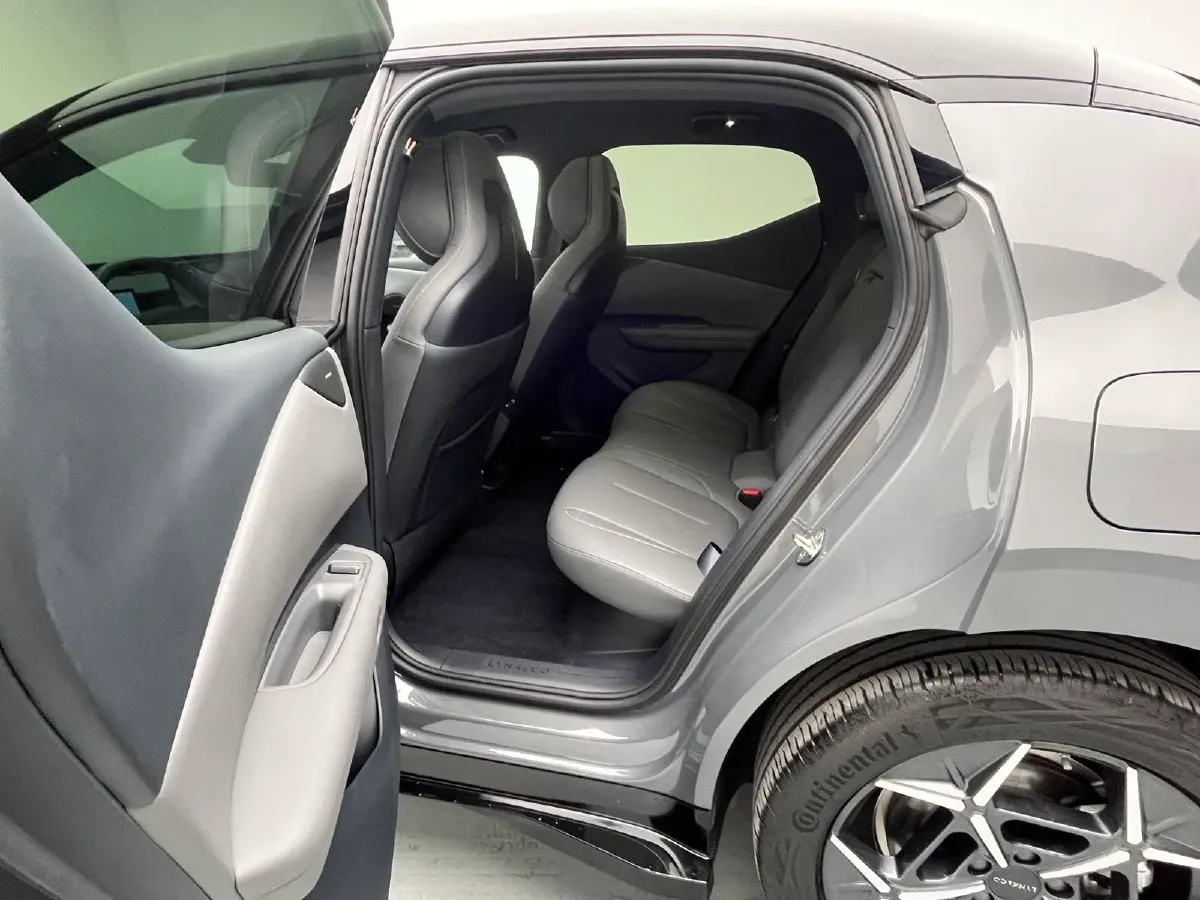 2025 Dongfeng Z9 2.0T 258HP L4 8AT,autocango,china used car exporter,china ev exporter,chinese used car exporter,chinese used ev exporter