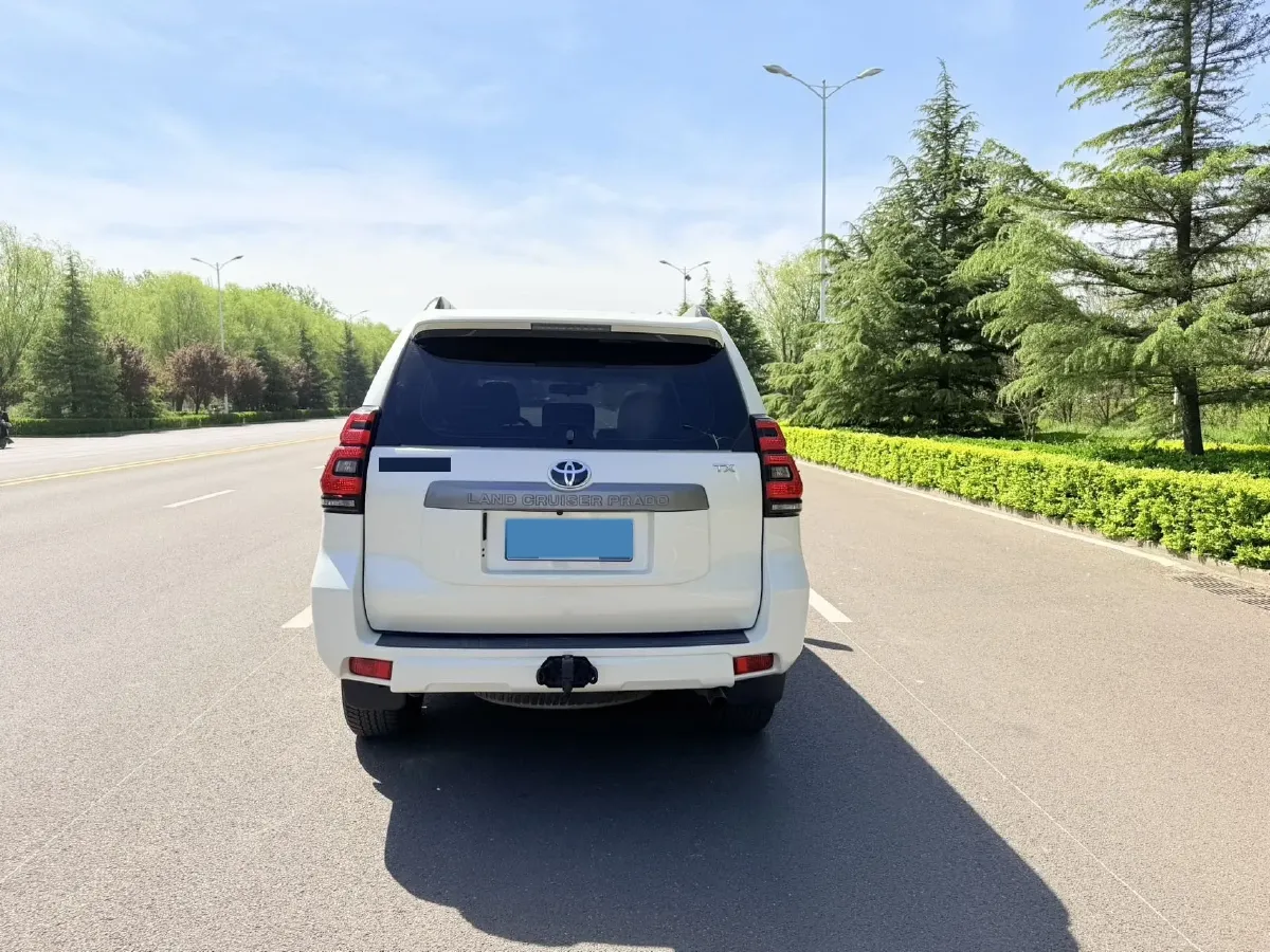 2018 Land Rover Discovery Sport 2.0T 241HP L4 9AT,autocango,china used car exporter,china ev exporter,chinese used car exporter,chinese used ev exporter