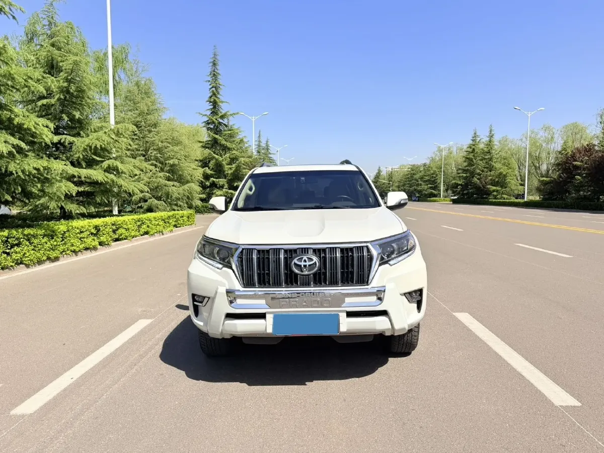 2018 Land Rover Discovery Sport 2.0T 241HP L4 9AT,autocango,china used car exporter,china ev exporter,chinese used car exporter,chinese used ev exporter