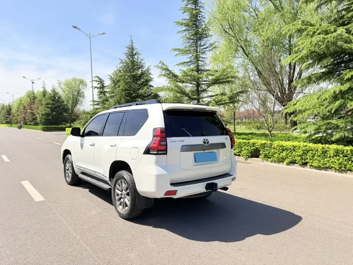 2018 Land Rover Discovery Sport 2.0T 241HP L4 9AT,autocango,china used car exporter,china ev exporter,chinese used car exporter,chinese used ev exporter