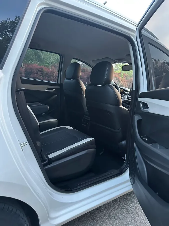 2021 BaoJun 360 1.5L 105HP L4 CVT,autocango,china used car exporter,china ev exporter,chinese used car exporter,chinese used ev exporter