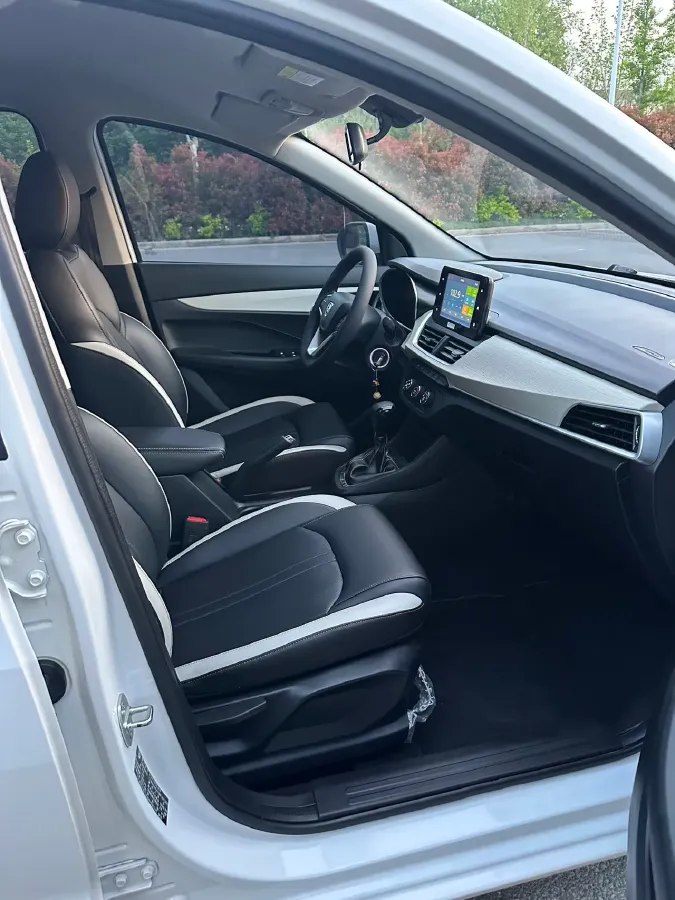 2021 BaoJun 360 1.5L 105HP L4 CVT,autocango,china used car exporter,china ev exporter,chinese used car exporter,chinese used ev exporter