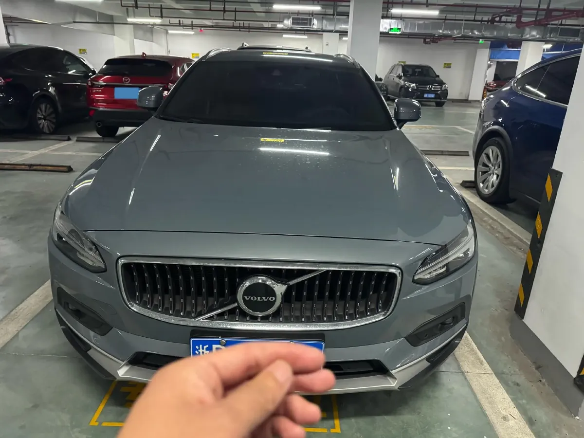 2021 Volvo V90 2.0T 250HP L4 8AT,autocango,china used car exporter,china ev exporter,chinese used car exporter,chinese used ev exporter