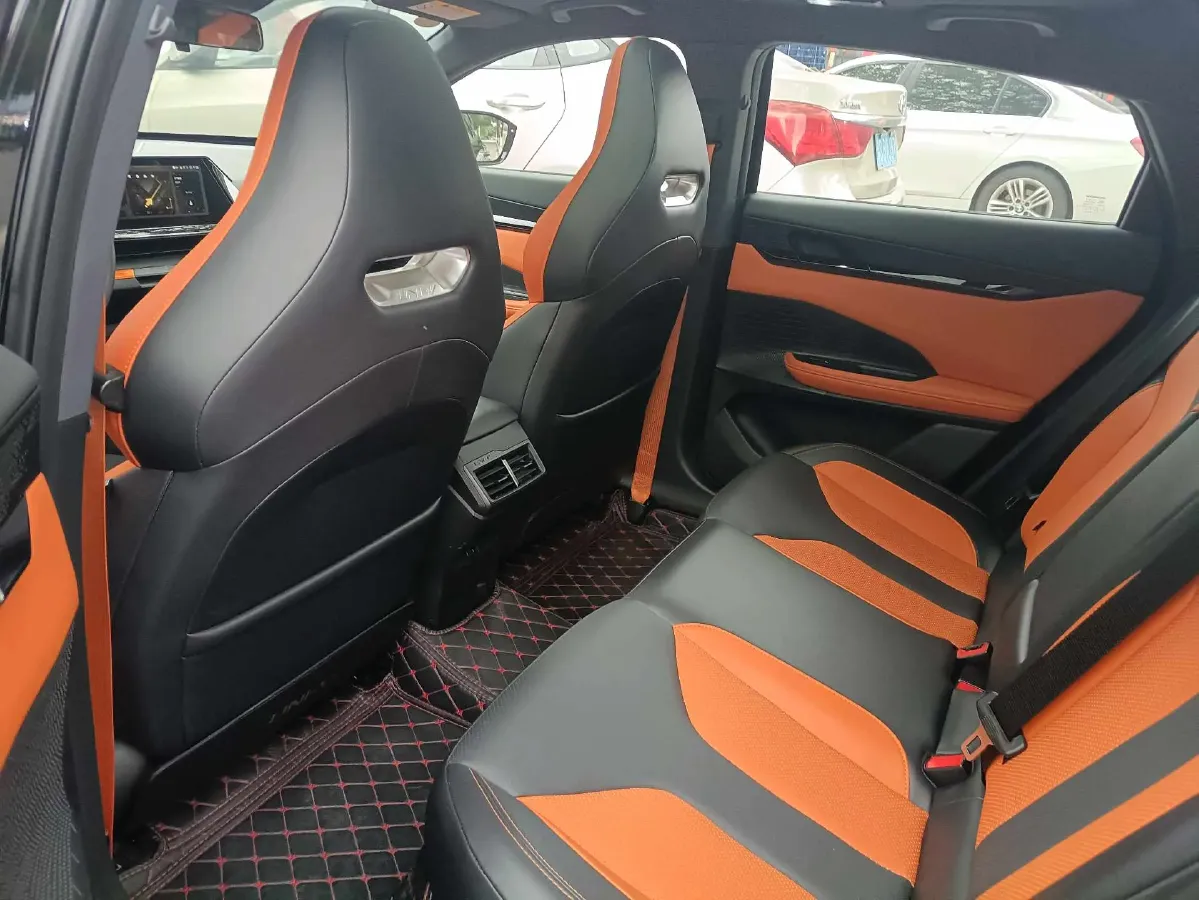 2023 ChangAn UNI-V 2.0T 233HP L4 8AT,autocango,china used car exporter,china ev exporter,chinese used car exporter,chinese used ev exporter