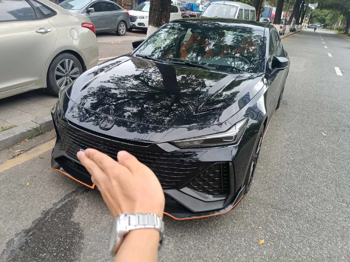 2023 ChangAn UNI-V 2.0T 233HP L4 8AT,autocango,china used car exporter,china ev exporter,chinese used car exporter,chinese used ev exporter