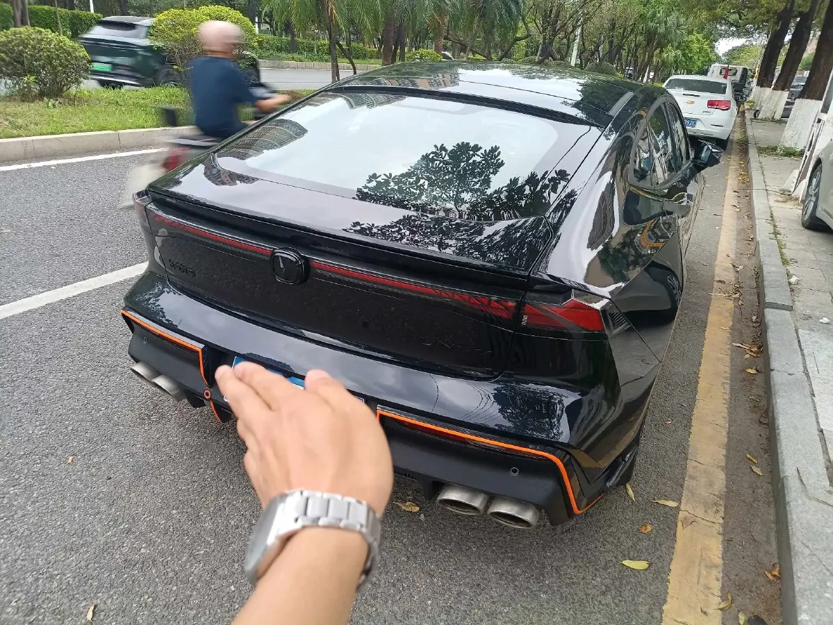 2023 ChangAn UNI-V 2.0T 233HP L4 8AT,autocango,china used car exporter,china ev exporter,chinese used car exporter,chinese used ev exporter