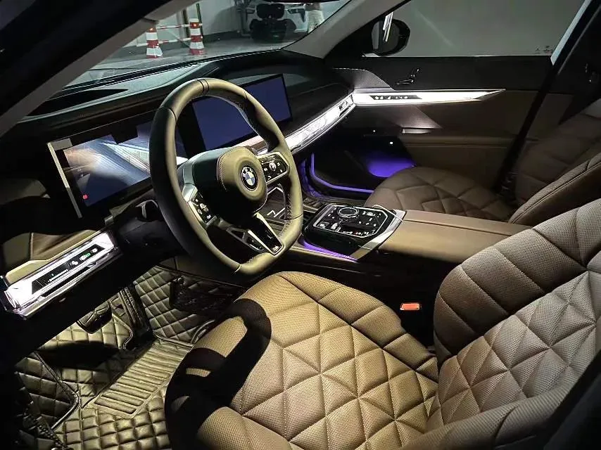 2023 BMW 7 Series 3.0T 272HP L6 8AT,autocango,china used car exporter,china ev exporter,chinese used car exporter,chinese used ev exporter