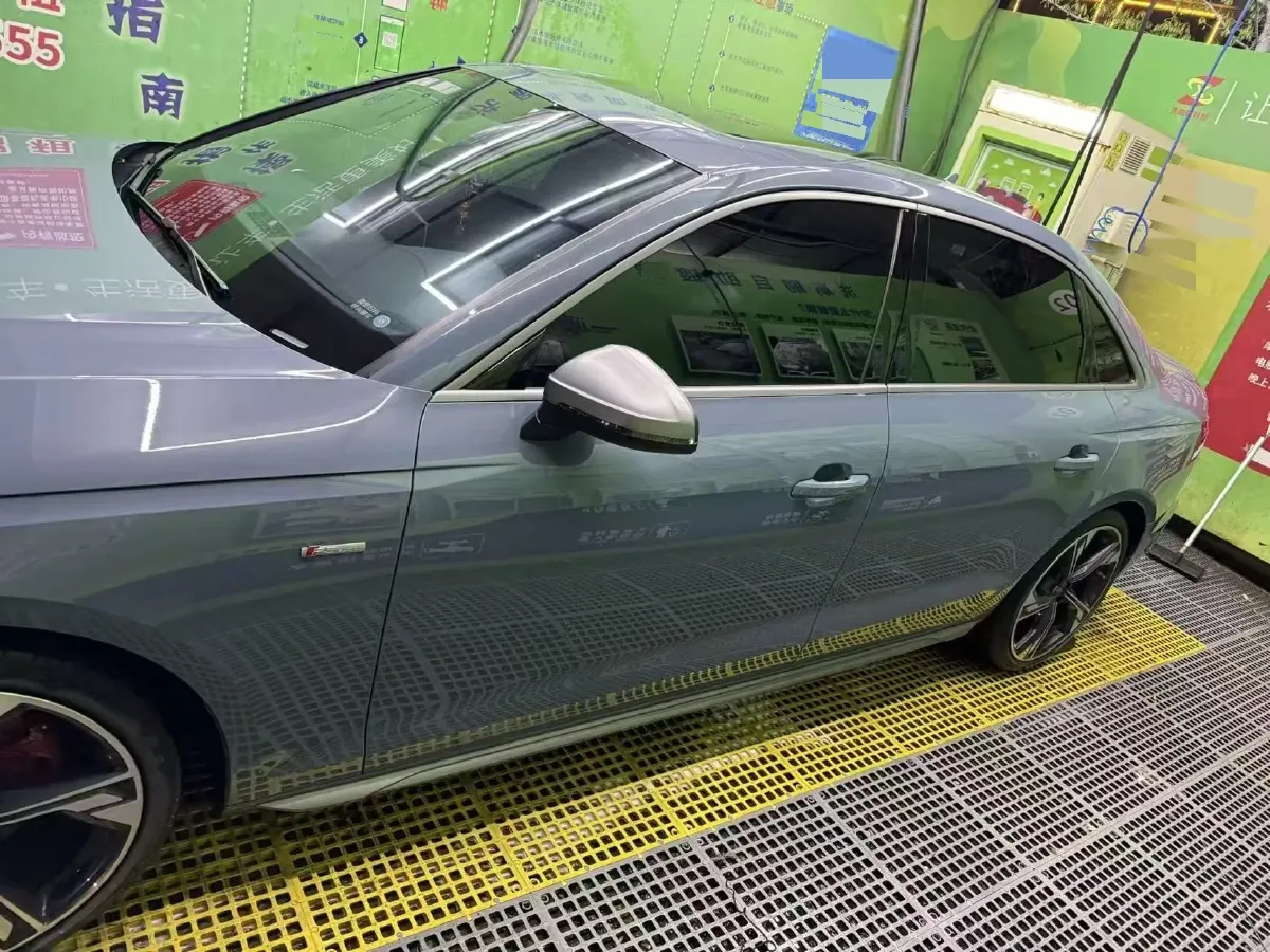 2022 Audi A4L 2.0T 190HP L4 7DCT,autocango,china used car exporter,china ev exporter,chinese used car exporter,chinese used ev exporter