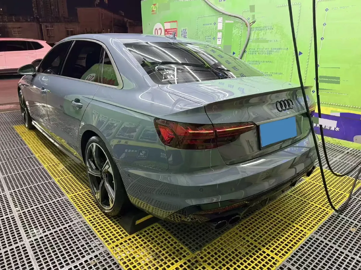 2022 Audi A4L 2.0T 190HP L4 7DCT,autocango,china used car exporter,china ev exporter,chinese used car exporter,chinese used ev exporter