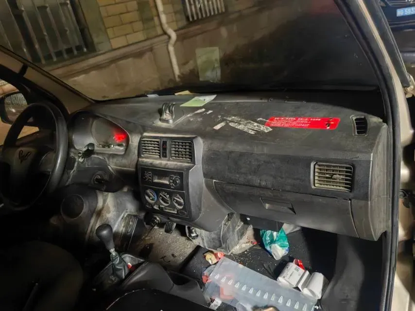 2021 WuLing RongGuang 1.5L 99HP L4 5MT,autocango,china used car exporter,china ev exporter,chinese used car exporter,chinese used ev exporter