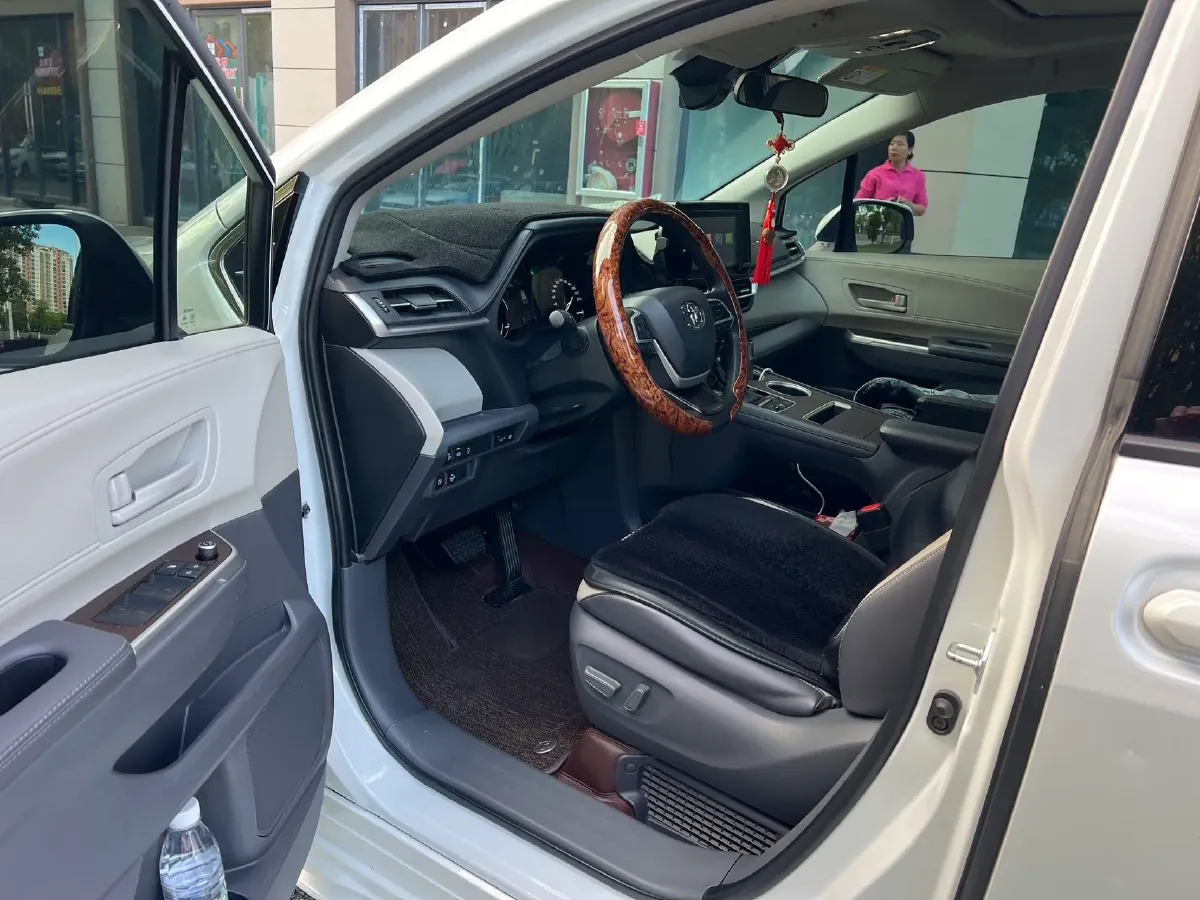 2021 Toyota Sienna 2.5L 192HP L4 E-CVT Hybrid,autocango,china used car exporter,china ev exporter,chinese used car exporter,chinese used ev exporter