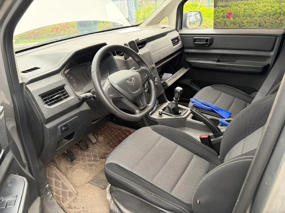 2019 Venucia M50V 1.5L 112HP L4 5MT,autocango,china used car exporter,china ev exporter,chinese used car exporter,chinese used ev exporter