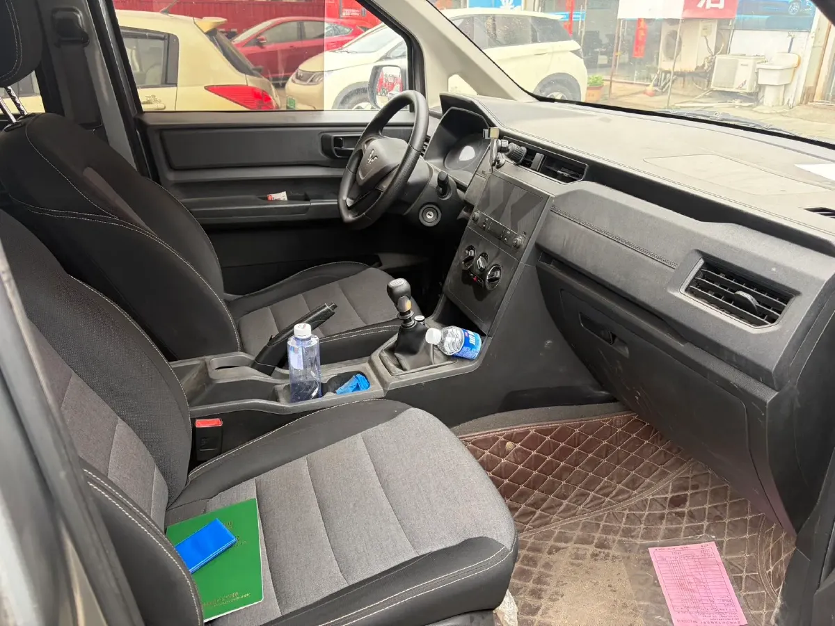 2019 Venucia M50V 1.5L 112HP L4 5MT,autocango,china used car exporter,china ev exporter,chinese used car exporter,chinese used ev exporter