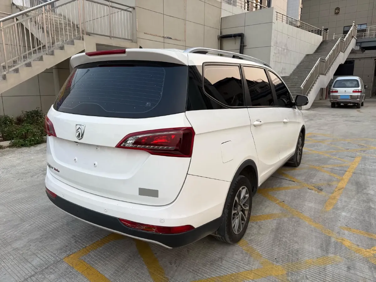 2019 BaoJun 730 1.5T 147HP L4 6MT,autocango,china used car exporter,china ev exporter,chinese used car exporter,chinese used ev exporter