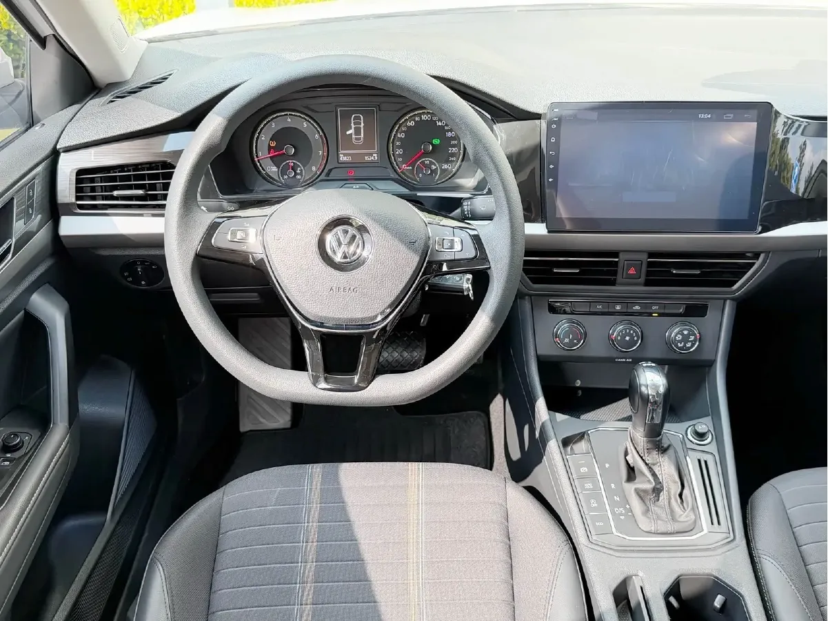 2018 Skoda Karoq 1.4T 150HP L4 7DCT,autocango,china used car exporter,china ev exporter,chinese used car exporter,chinese used ev exporter