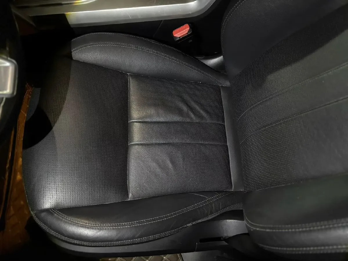 2018 Land Rover Discovery Sport 2.0T 241HP L4 9AT,autocango,china used car exporter,china ev exporter,chinese used car exporter,chinese used ev exporter