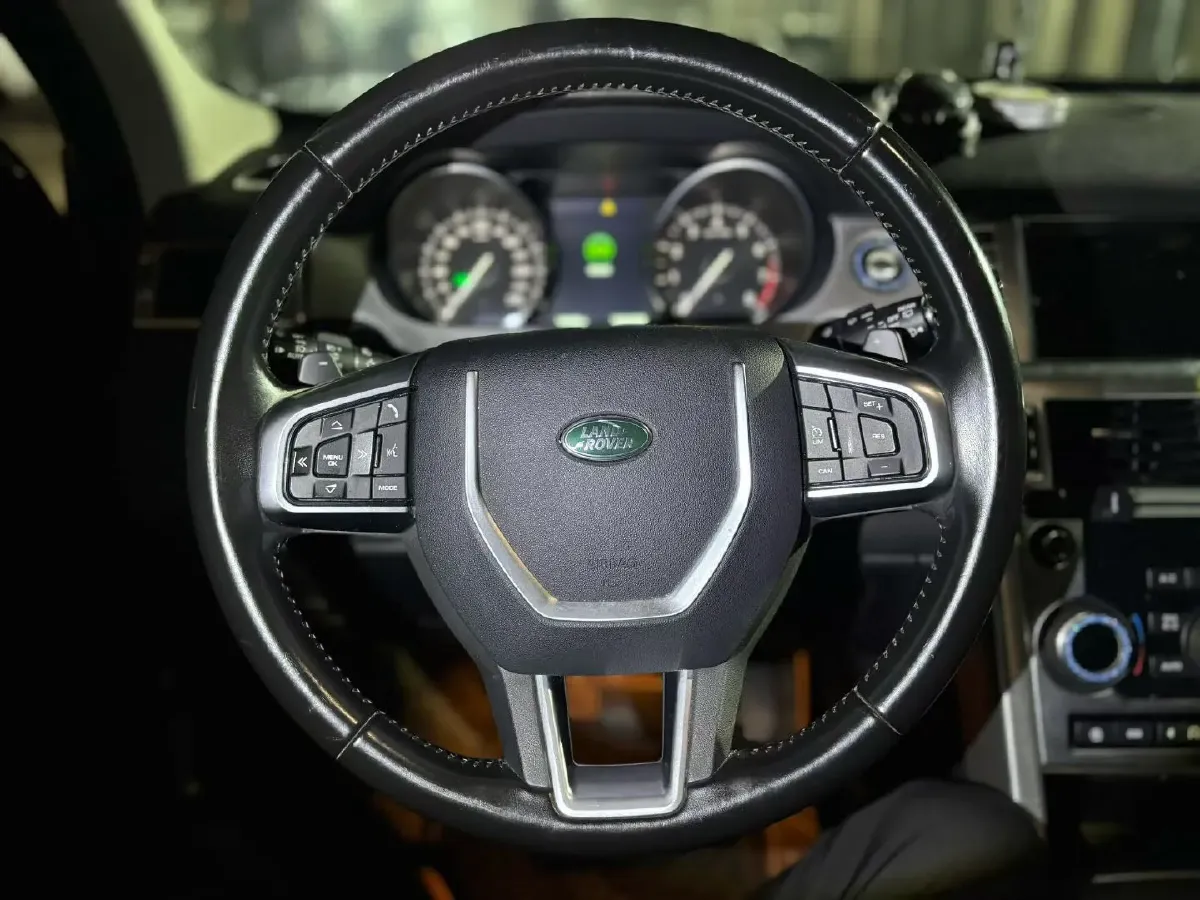 2018 Land Rover Discovery Sport 2.0T 241HP L4 9AT,autocango,china used car exporter,china ev exporter,chinese used car exporter,chinese used ev exporter