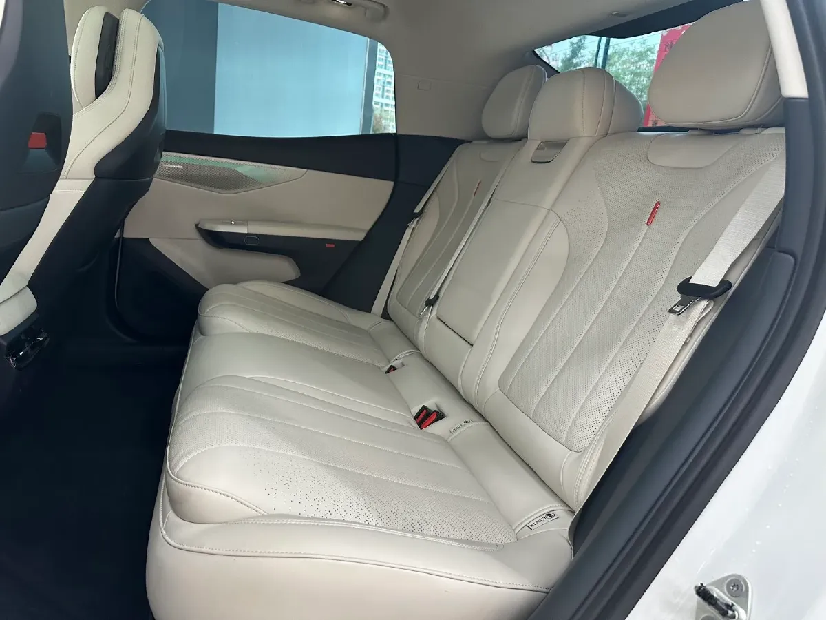 2024 LYNK&CO 07 EM-P 1.5T 163HP L4 3DHT PHEV 18.99KWH,autocango,china used car exporter,china ev exporter,chinese used car exporter,chinese used ev exporter